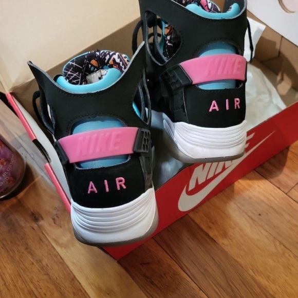 Like New NIKE AIR FLIGHT HUARACHE SOUTH BEACH - Picture 3 of 5
